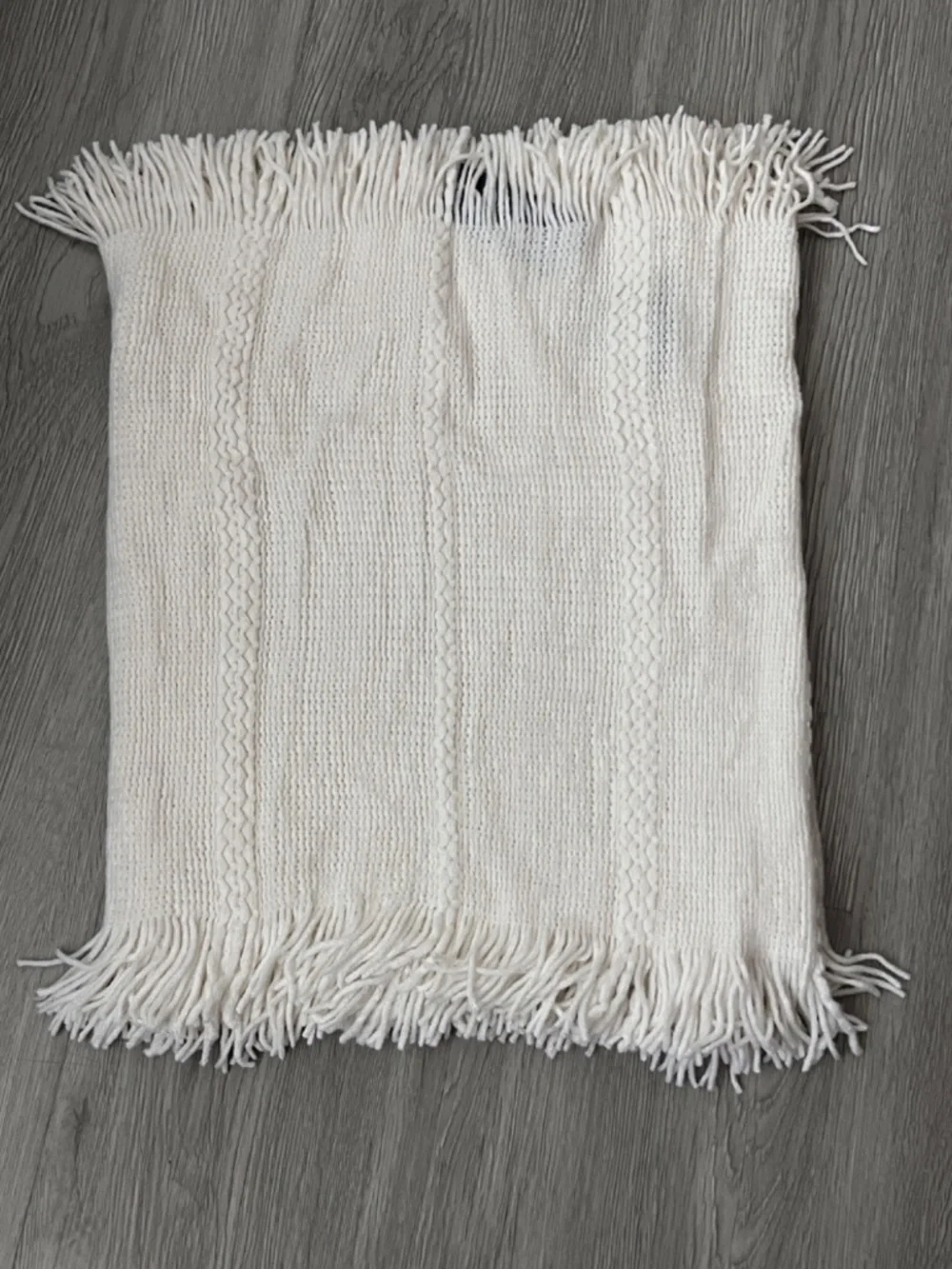 (NWT) Women's INC International Concepts Ivory Raschel-Knit Loop Scarf W/Fringe